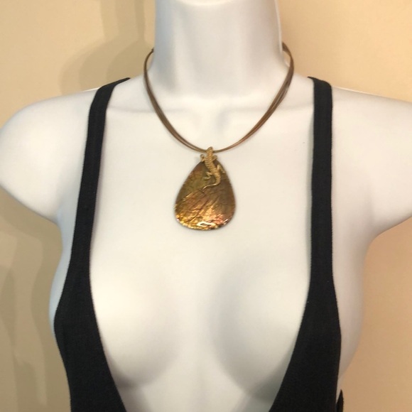 Y2k Chico's wire gecko/lizard large pendant statement necklace brassy gold tone. - Picture 2 of 4